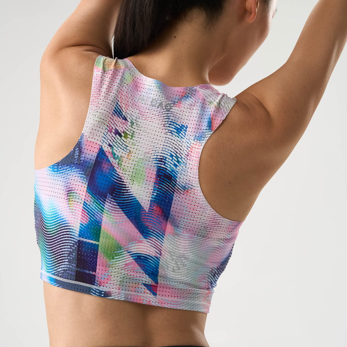 NEDAO 2026 WOMEN'S QIFLOW RUNNING CROP TOP V2.0 - VORTEX