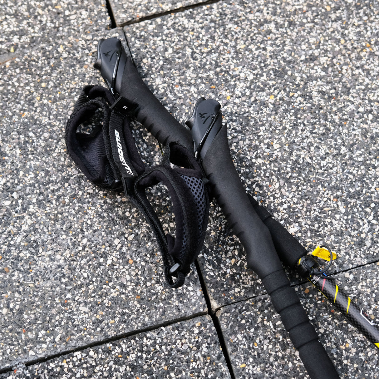 สินค้าปล่อยเช่า_ไม้เทรคกิ้งโพล Guidetti Pole Platinum Neo Trekking Pole (Perf Black/Yellow, 120)