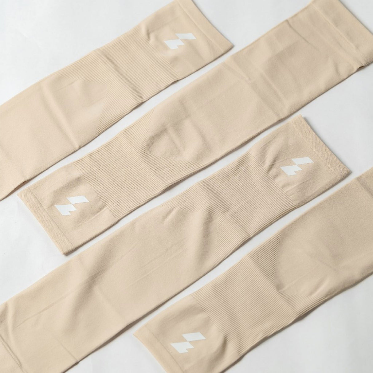 MOTIVE ARM SLEEVES AEROSKIN COLLECTION