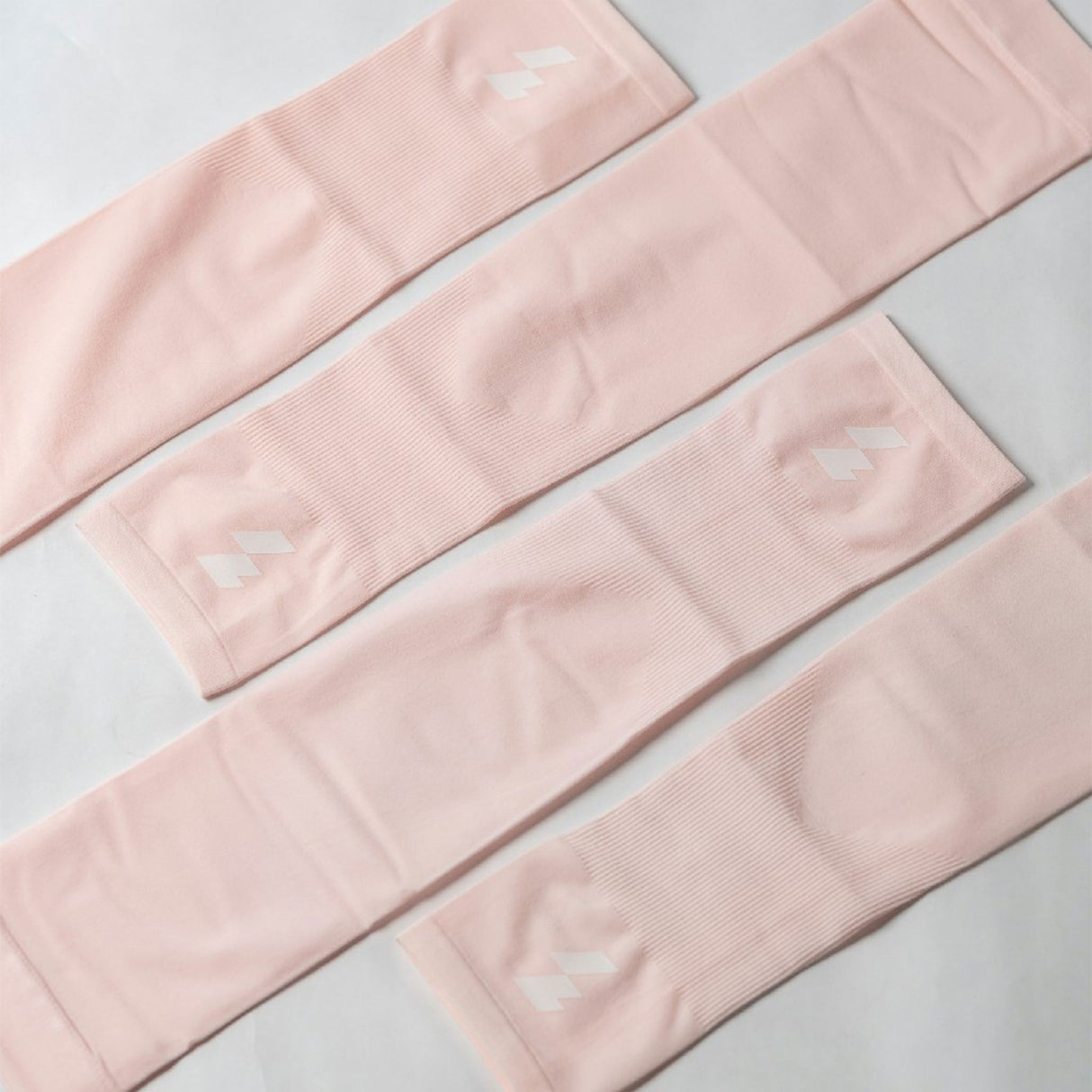 MOTIVE ARM SLEEVES AEROSKIN COLLECTION