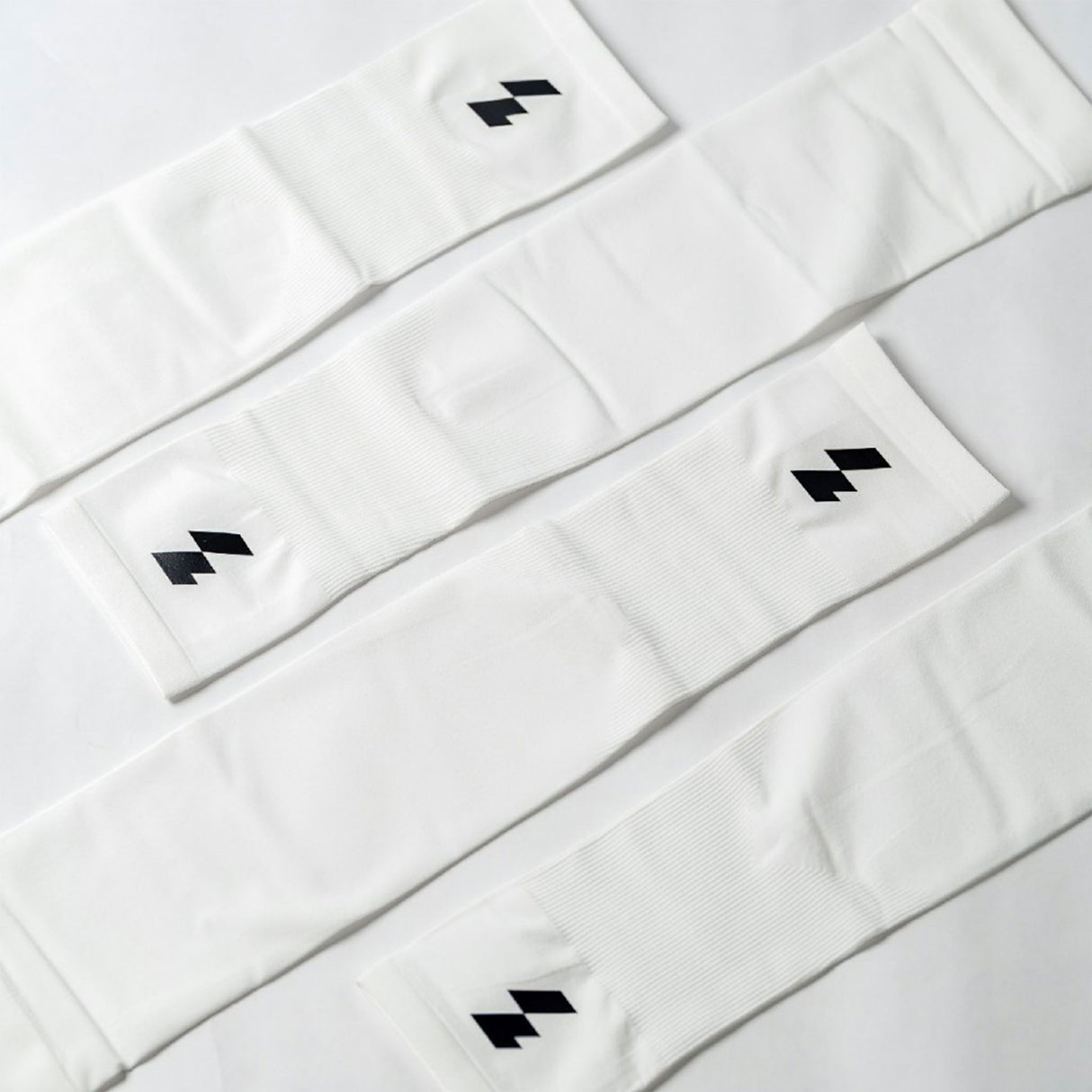 MOTIVE ARM SLEEVES AEROSKIN COLLECTION