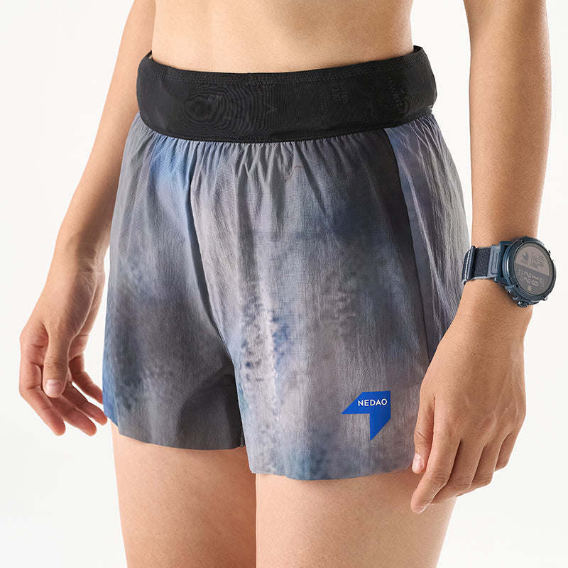 NEDAO 2026 WOMEN'S POWERPOUCH LITE RUNNING SHORTS - VORTEX
